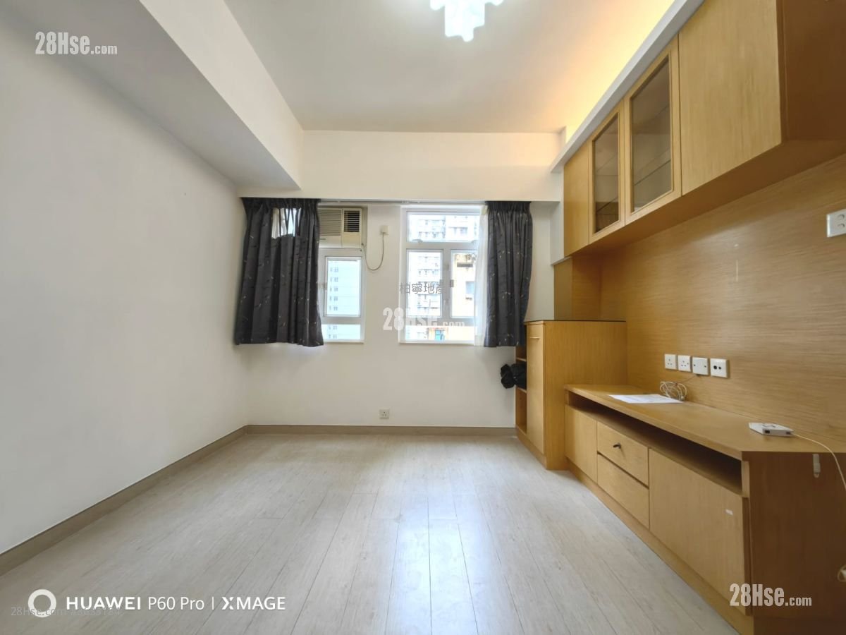 Lok Ku House Sell 2 Bedrooms , 1 Bathroom 369 ft²