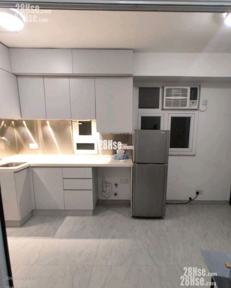 Tak Bo Garden Rental 2 Bedrooms , 1 Bathroom 265 ft²