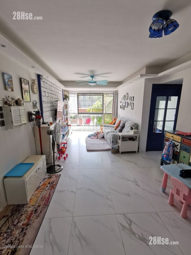 Evergreen Place Rental 3 Bedrooms , 2 Bathrooms 670 ft²