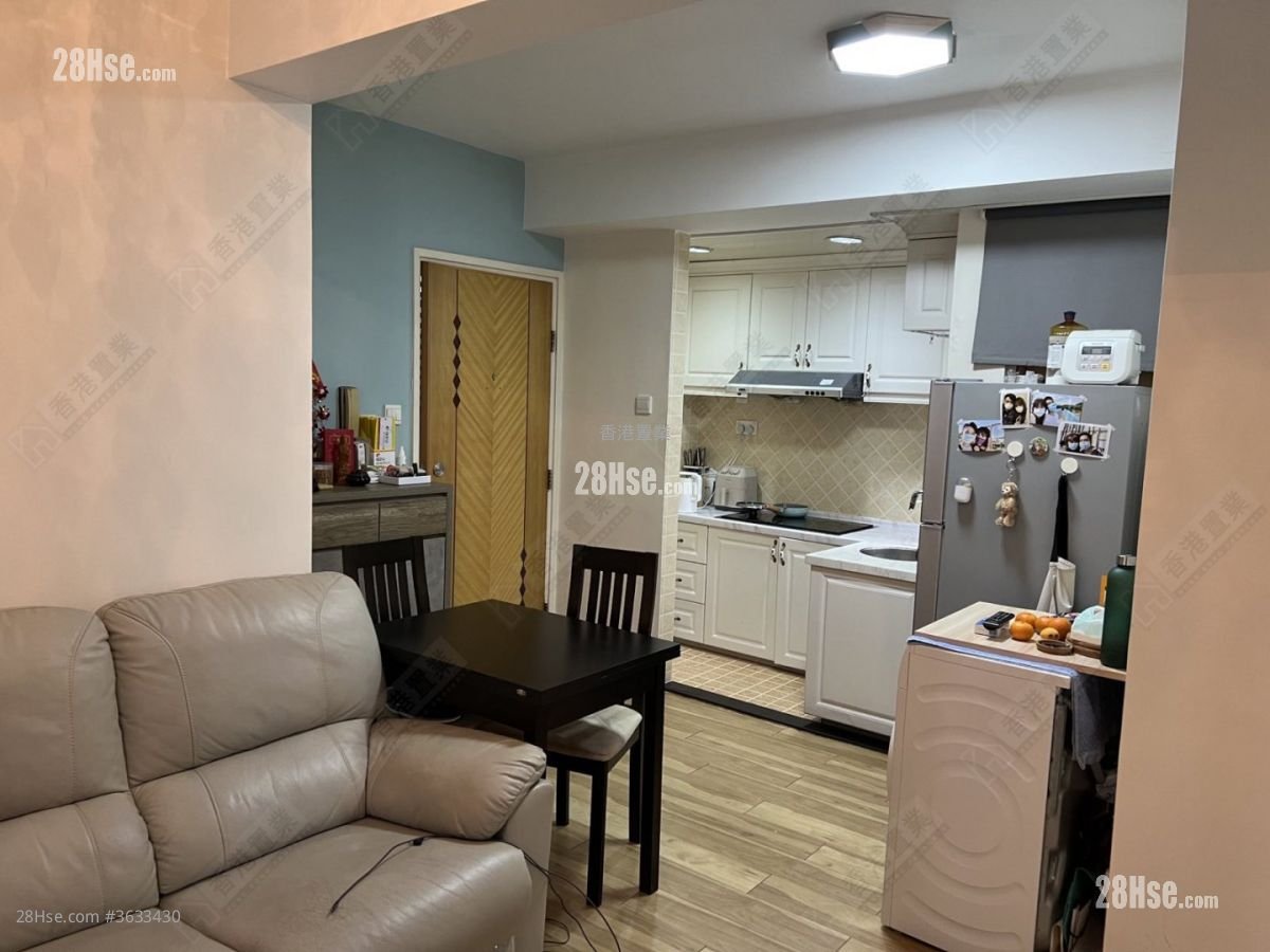 Tak Bo Garden Sell 2 Bedrooms , 1 Bathroom 381 ft²