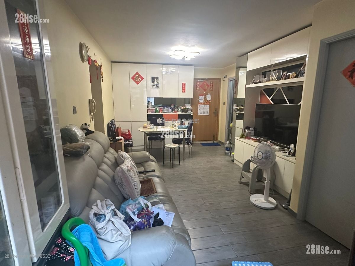 Kwong Ming Court Sell 3 Bedrooms , 1 Bathroom 601 ft²