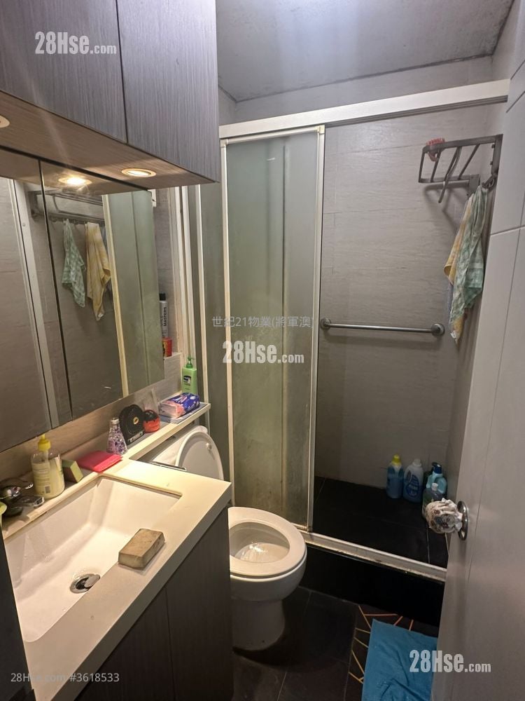 Kwong Ming Court Sell 3 Bedrooms , 1 Bathroom 601 ft²