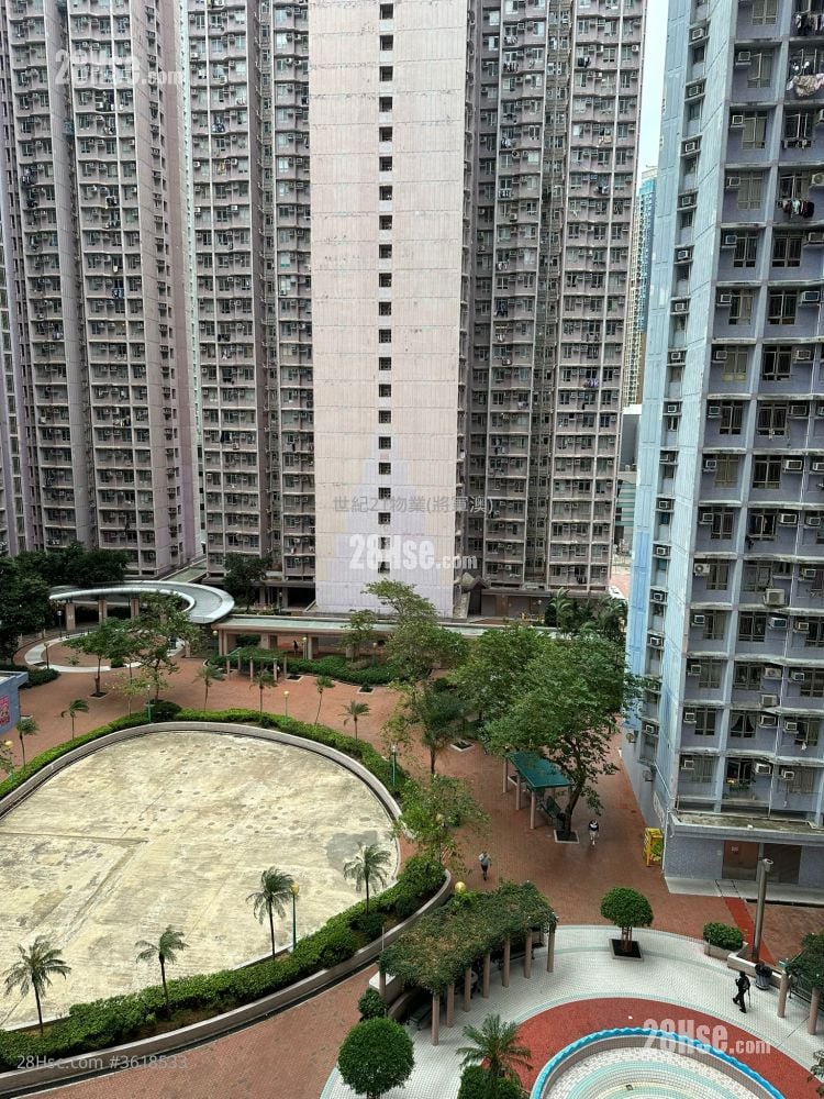 Kwong Ming Court Sell 3 Bedrooms , 1 Bathroom 601 ft²