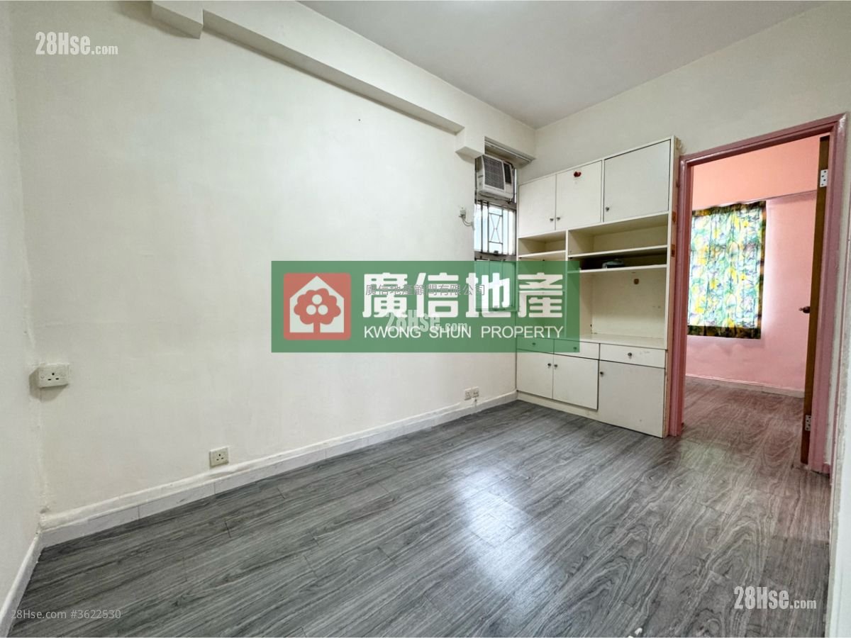 Tak Hay Building Rental 2 Bedrooms , 1 Bathroom 296 ft²