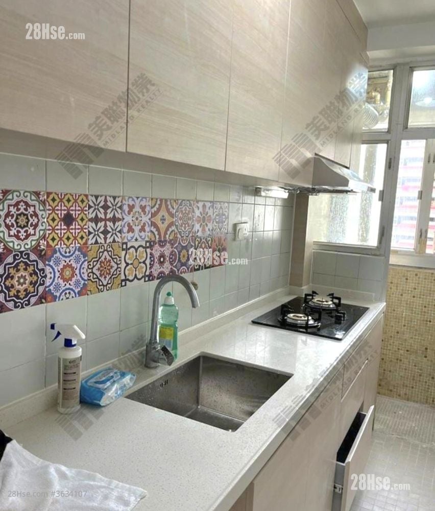 Kwai Hong Court Rental 477 ft²