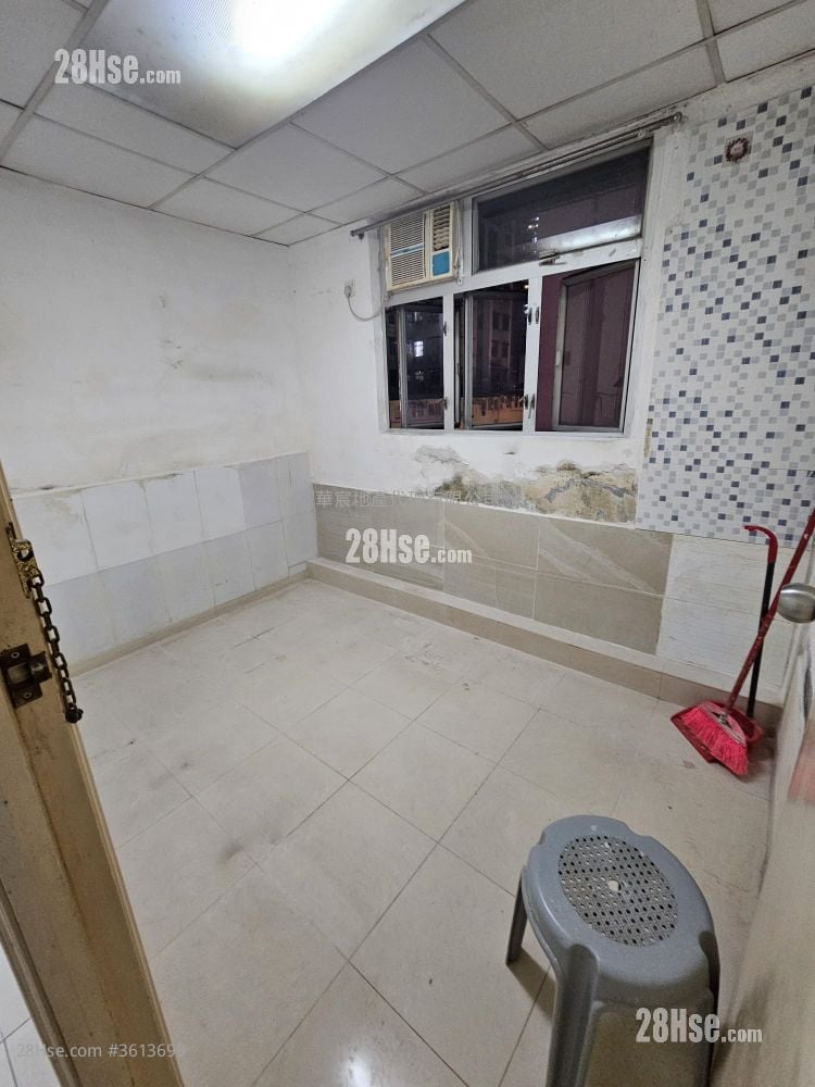 On Foo Building Rental Studio , 1 Bathroom 110 ft²