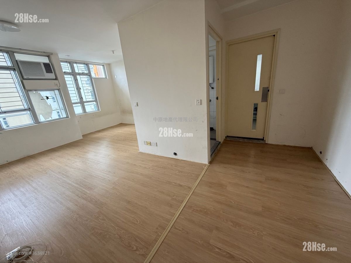 Shan Lai Court Sell 2 Bedrooms 385 ft²