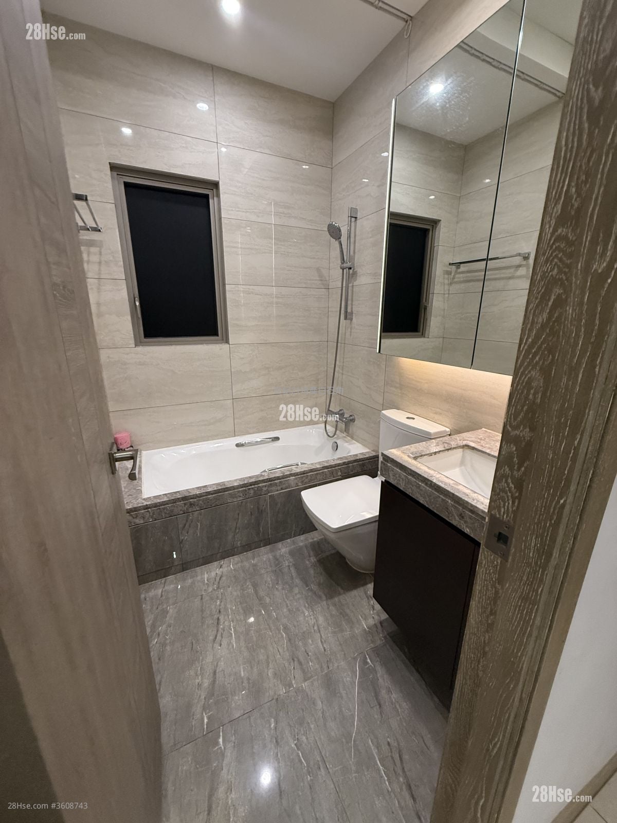 The Horizon Rental 445 ft²