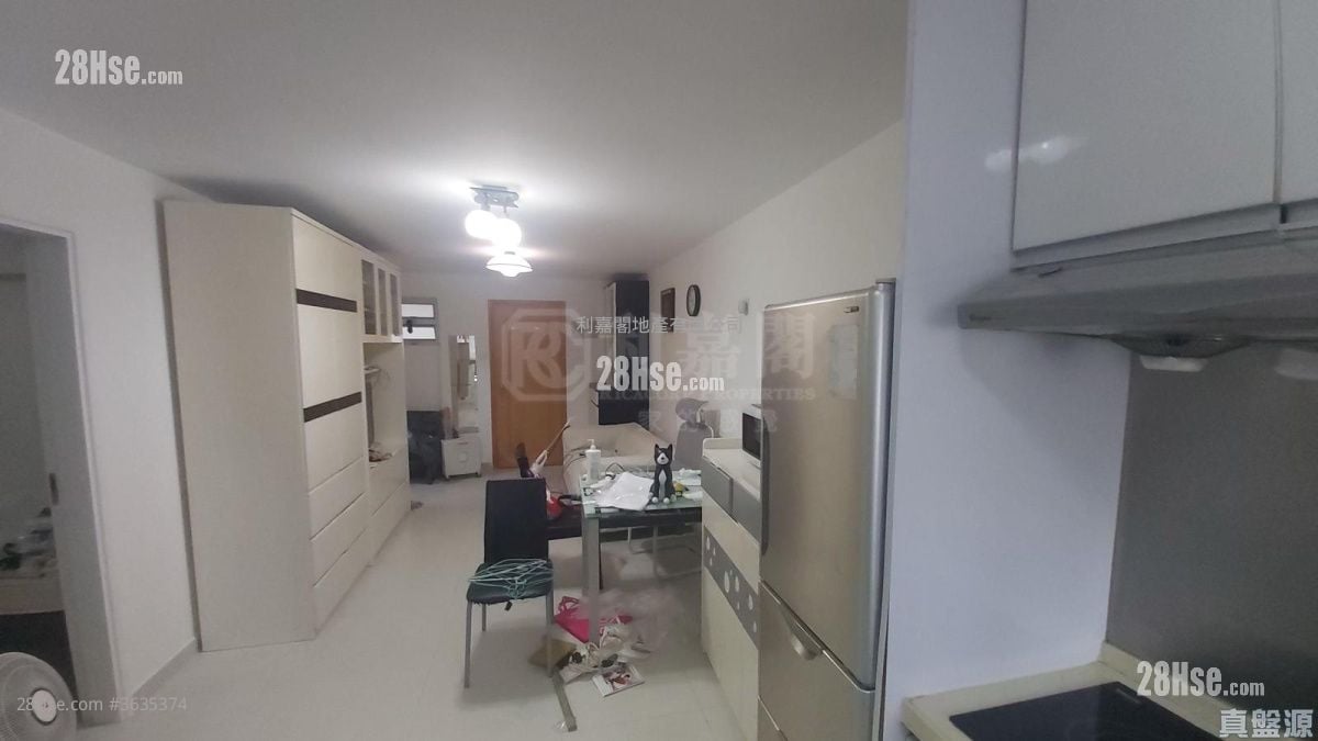 Cheung Wah Estate Sell 2 Bedrooms , 1 Bathroom 465 ft²