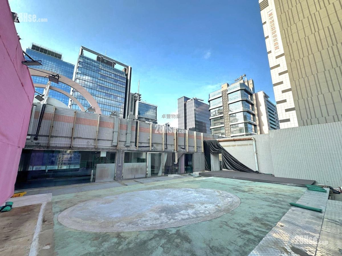 九龙广场 租盘 2 房 , 1 厕所 2,500 平方尺