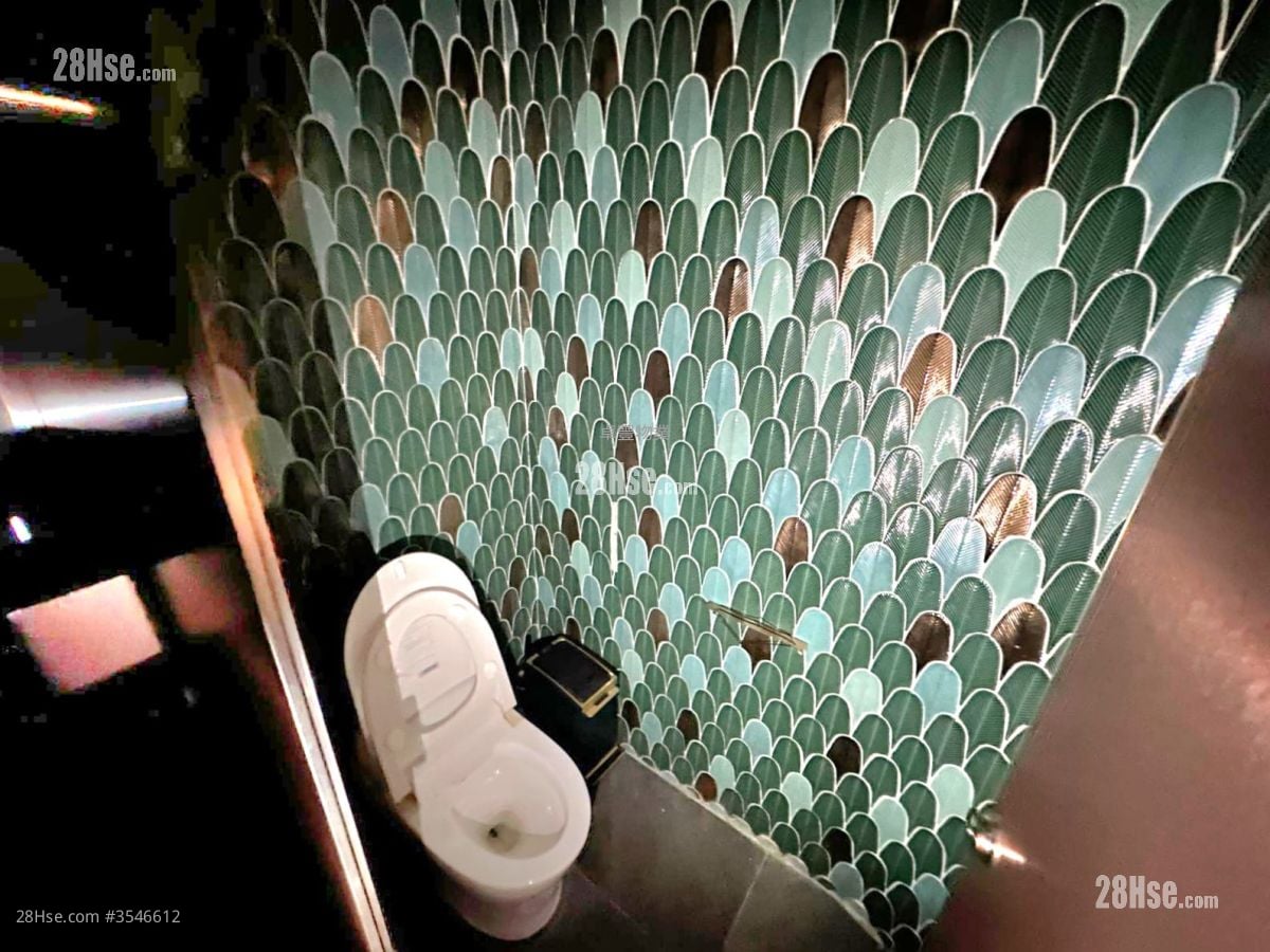 九龙广场 租盘 2 房 , 1 厕所 2,500 平方尺