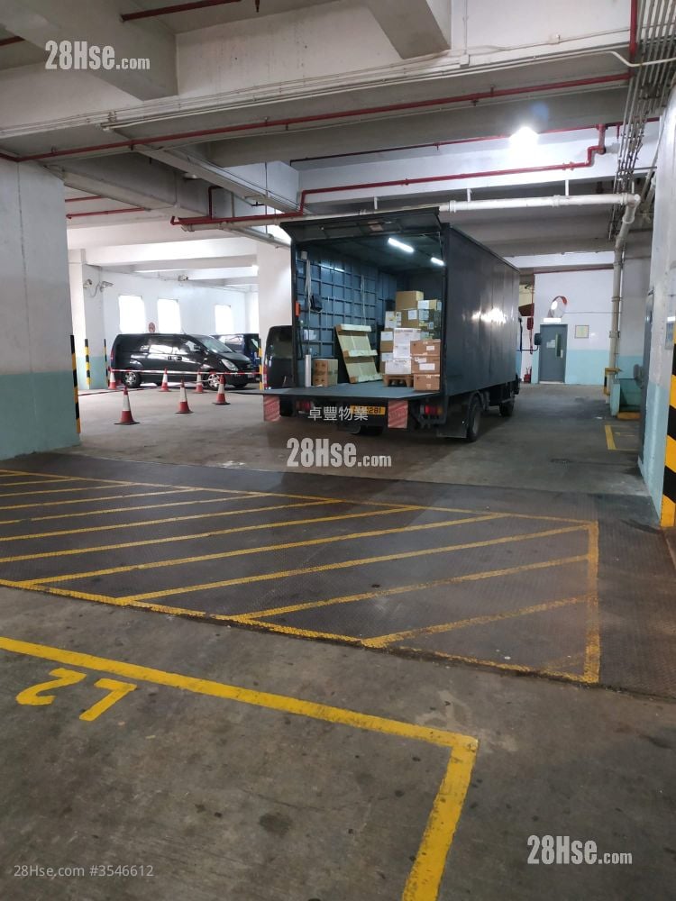 九龙广场 租盘 2 房 , 1 厕所 2,500 平方尺