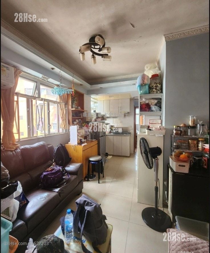 Lai Tong Building Sell 3 Bedrooms , 1 Bathroom 407 ft²