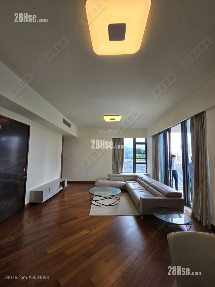 Ultima Rental 4 Bedrooms , 3 Bathrooms 2,018 ft²