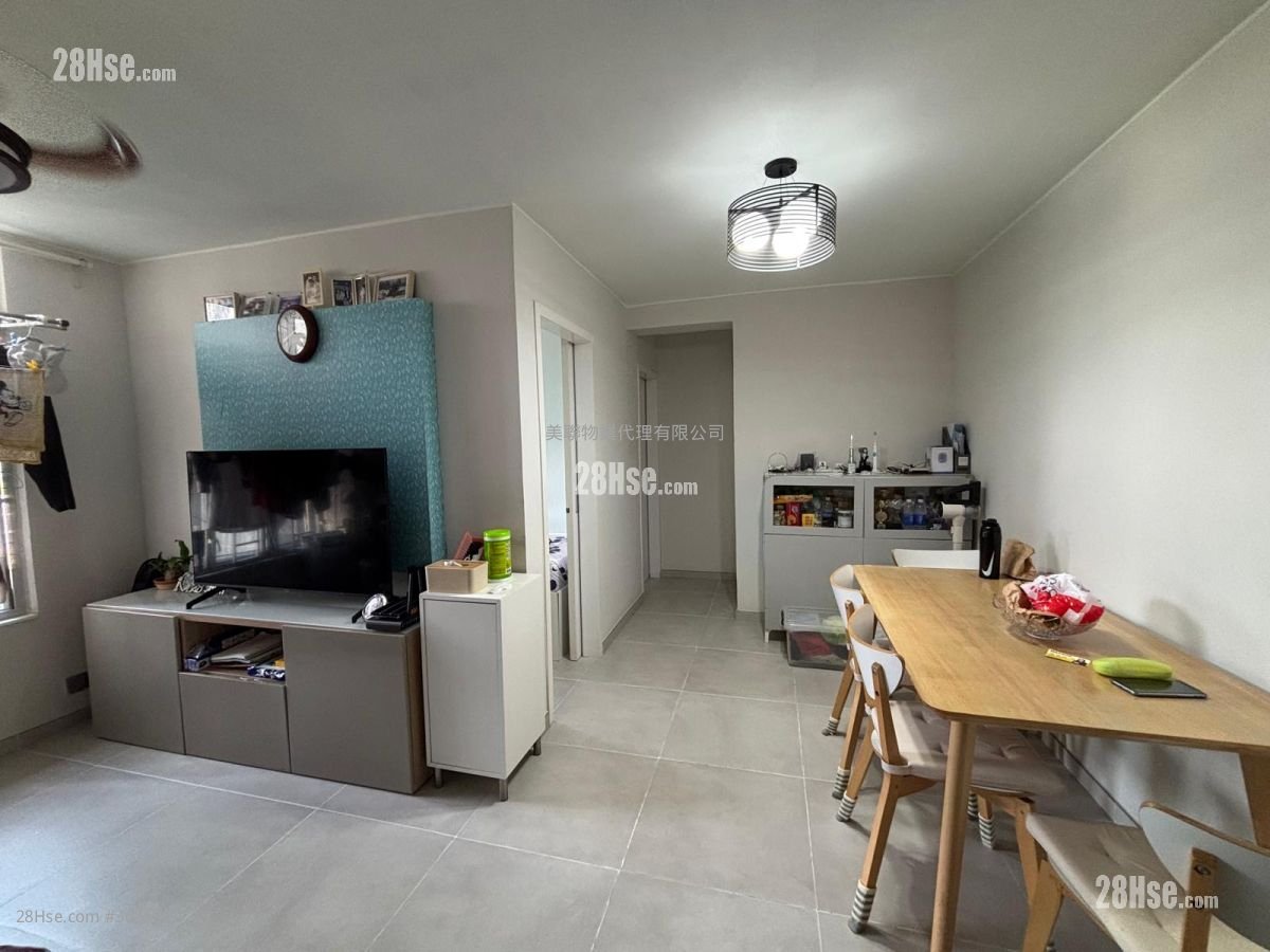 Chung Ming Court Sell 3 Bedrooms , 1 Bathroom 554 ft²