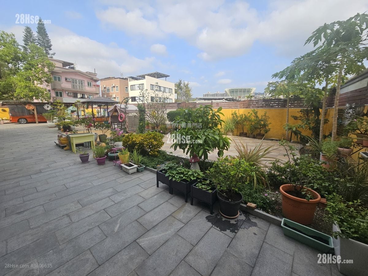 村屋 售盘 5+ 房 , 4 浴室 2,100 平方尺