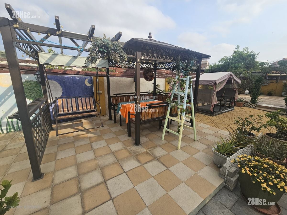 村屋 售盘 5+ 房 , 4 浴室 2,100 平方尺