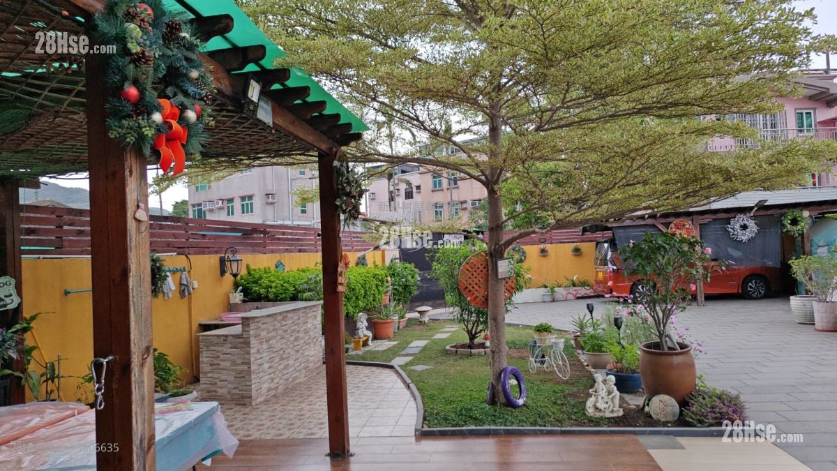 村屋 售盘 5+ 房 , 4 浴室 2,100 平方尺