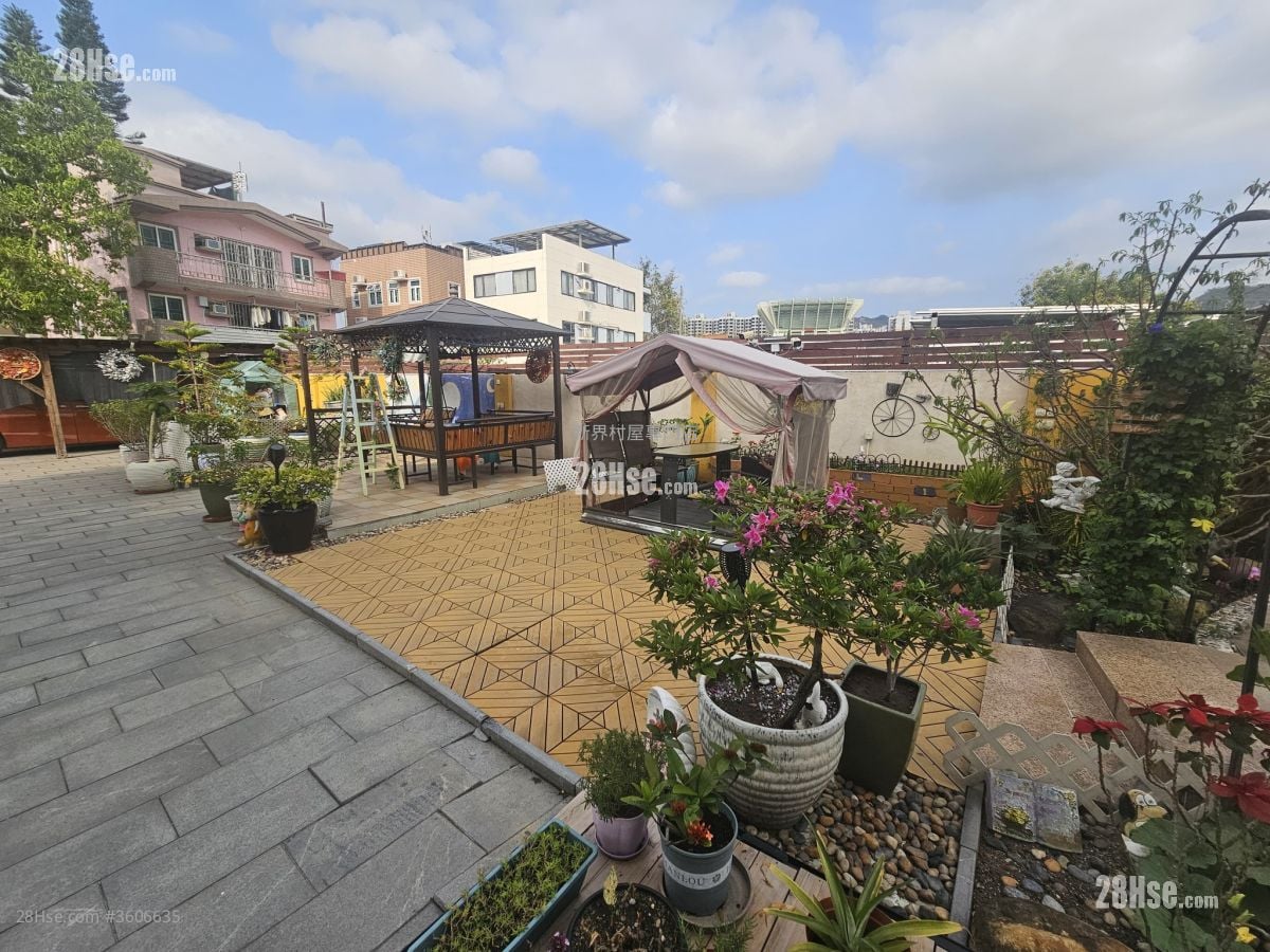 村屋 售盘 5+ 房 , 4 浴室 2,100 平方尺