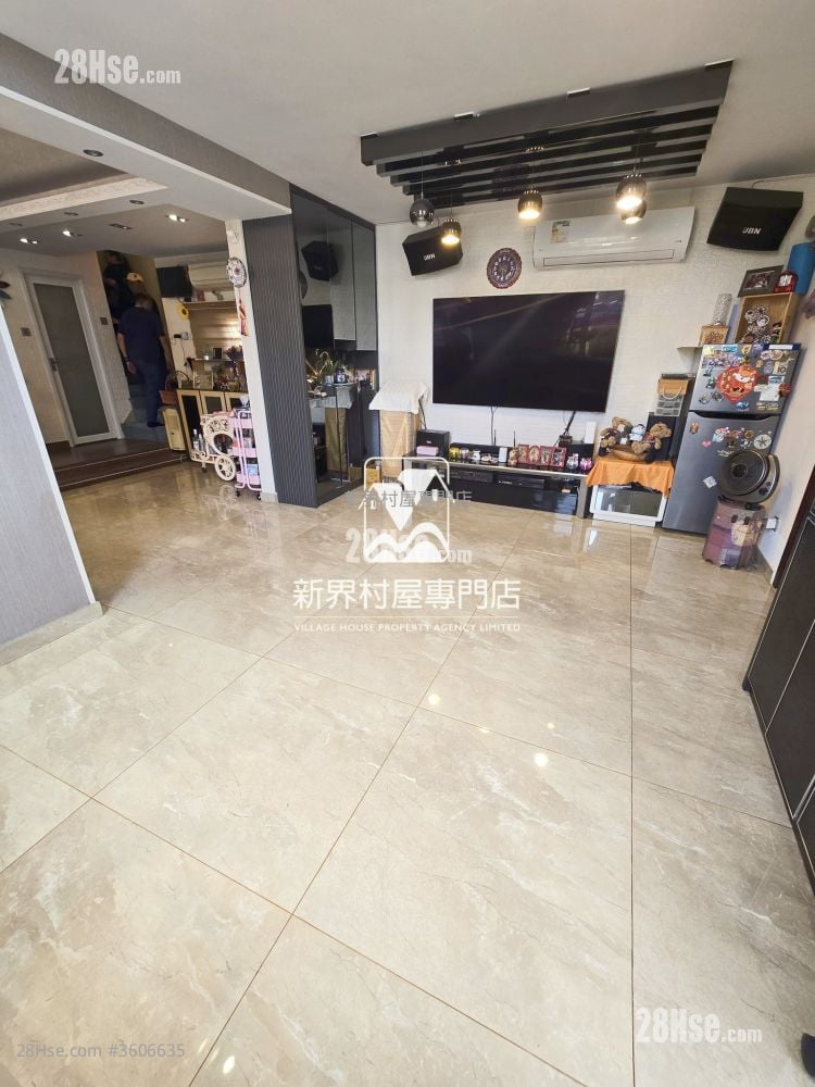 村屋 售盘 5+ 房 , 4 浴室 2,100 平方尺