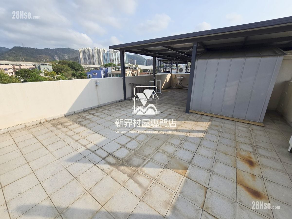 村屋 售盘 5+ 房 , 4 浴室 2,100 平方尺