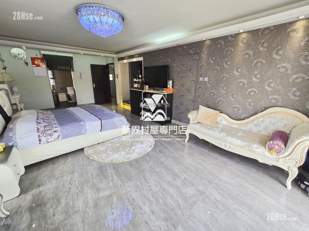 村屋 售盘 5+ 房 , 4 浴室 2,100 平方尺