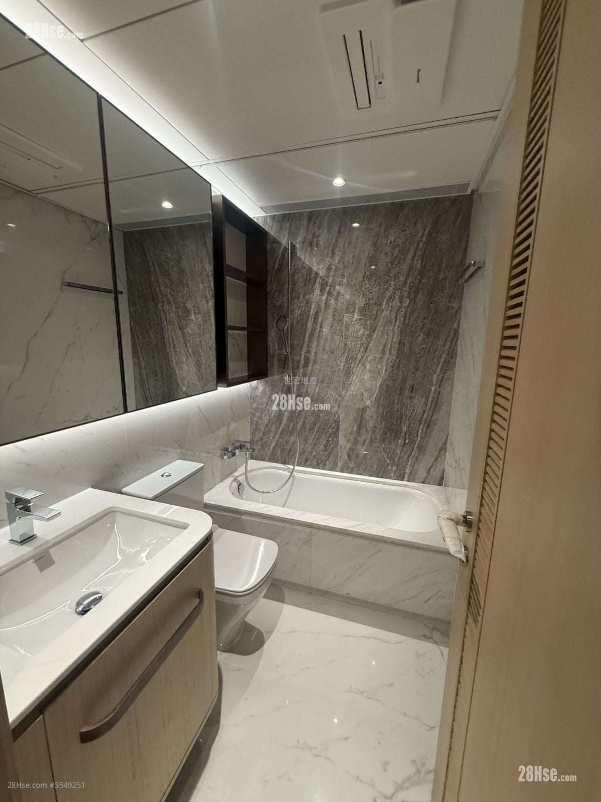 皓日 售盘 3 房 , 3 浴室 771 平方尺