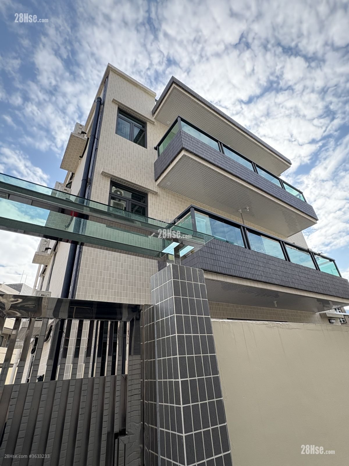 村屋 租盘 3 房 , 2 浴室 700 平方尺