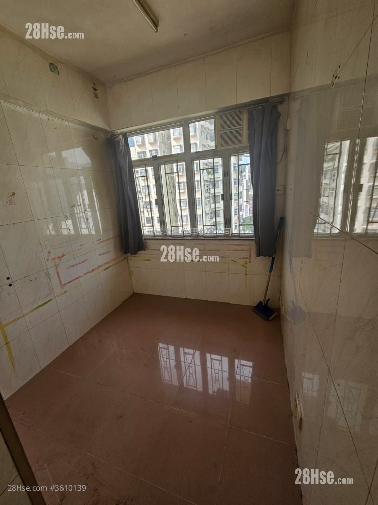 Tak Tai Building Rental Studio , 1 Bathroom 110 ft²
