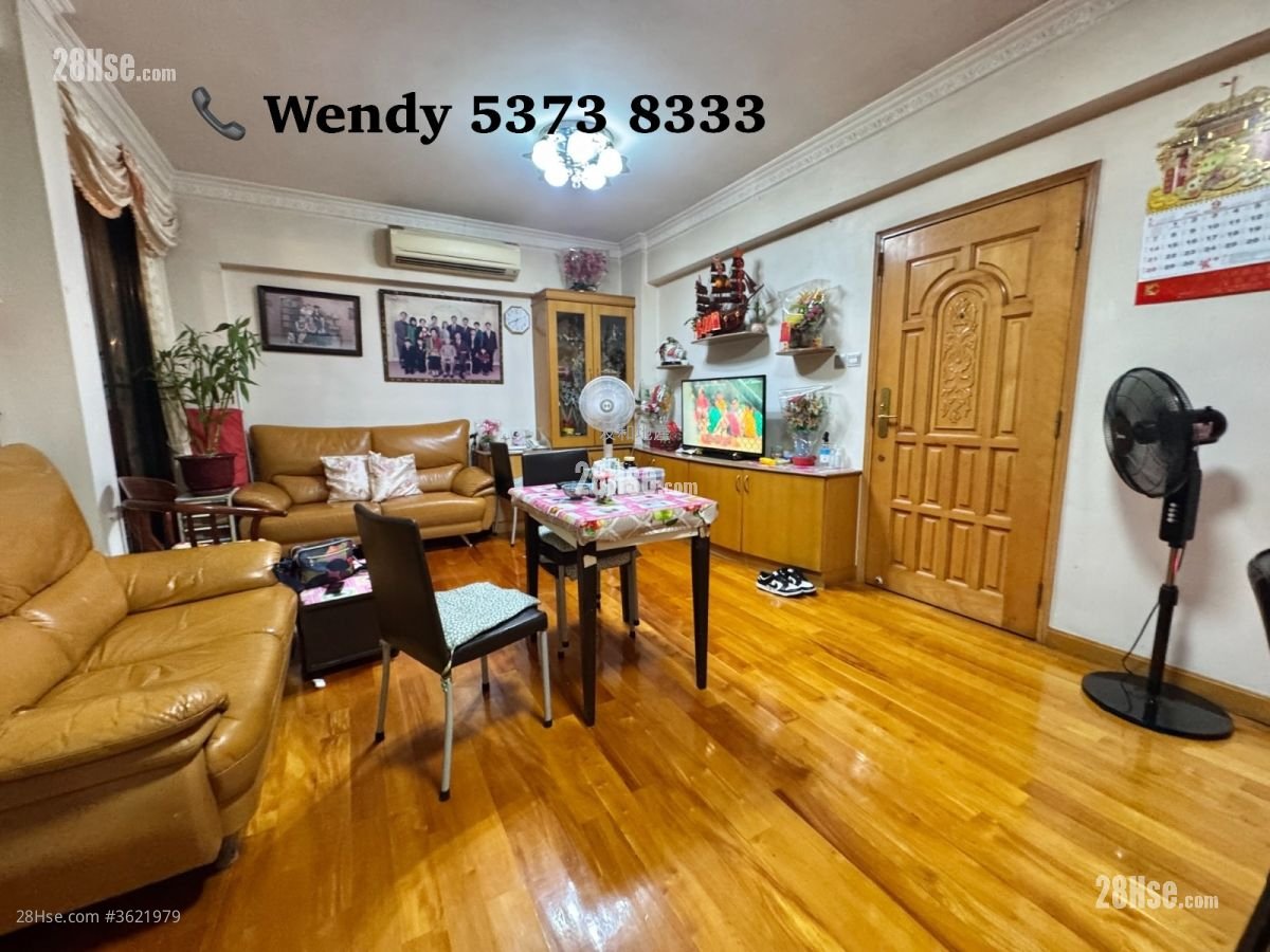 Carlton Court Sell 3 Bedrooms , 2 Bathrooms 716 ft²