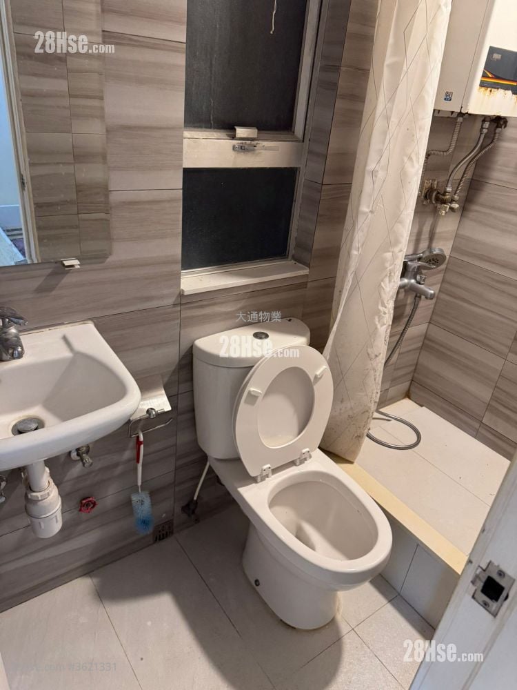 Hoi Lee Building Rental Studio , 1 Bathroom 194 ft²