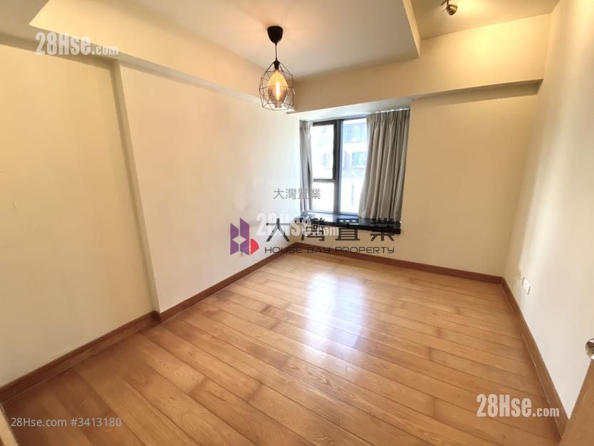 Green Lodge Sell 3 Bedrooms , 2 Bathrooms 1,047 ft²