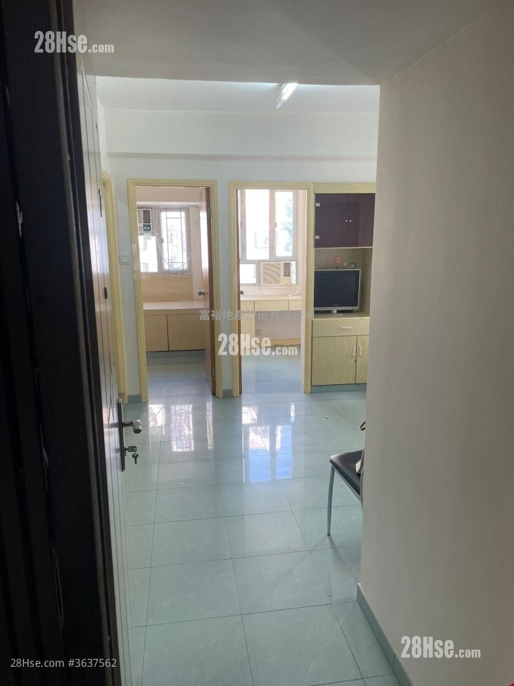 Golden Lion Garden Rental 2 Bedrooms , 1 Bathroom 285 ft²