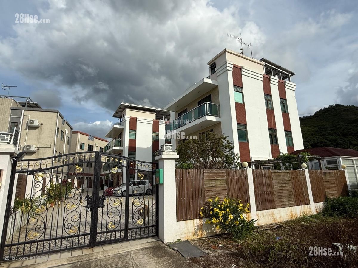 村屋 租盤 5+ 房 , 3 浴室 1,900 平方呎