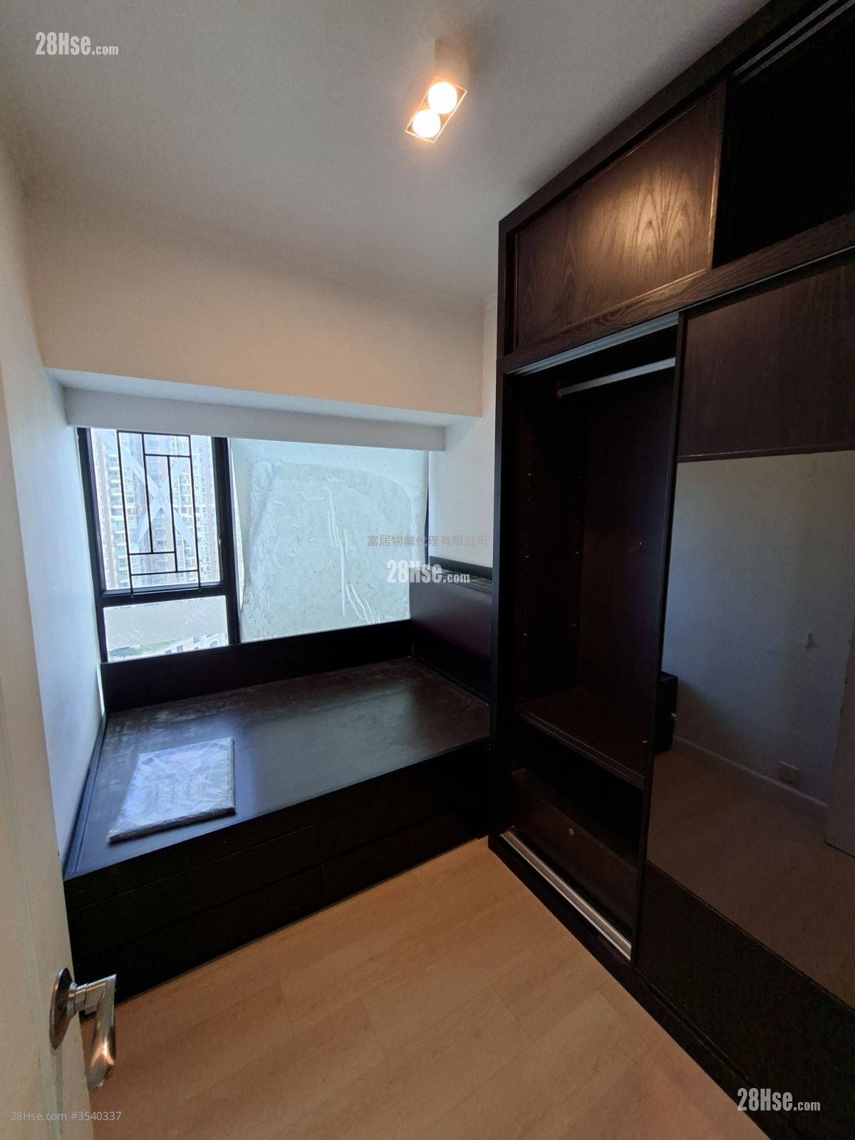 Ocean Pointe Sell 3 Bedrooms , 2 Bathrooms 753 ft²