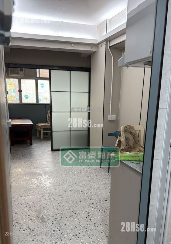 新輝大廈 售盤 3 房 , 3 浴室 588 平方呎