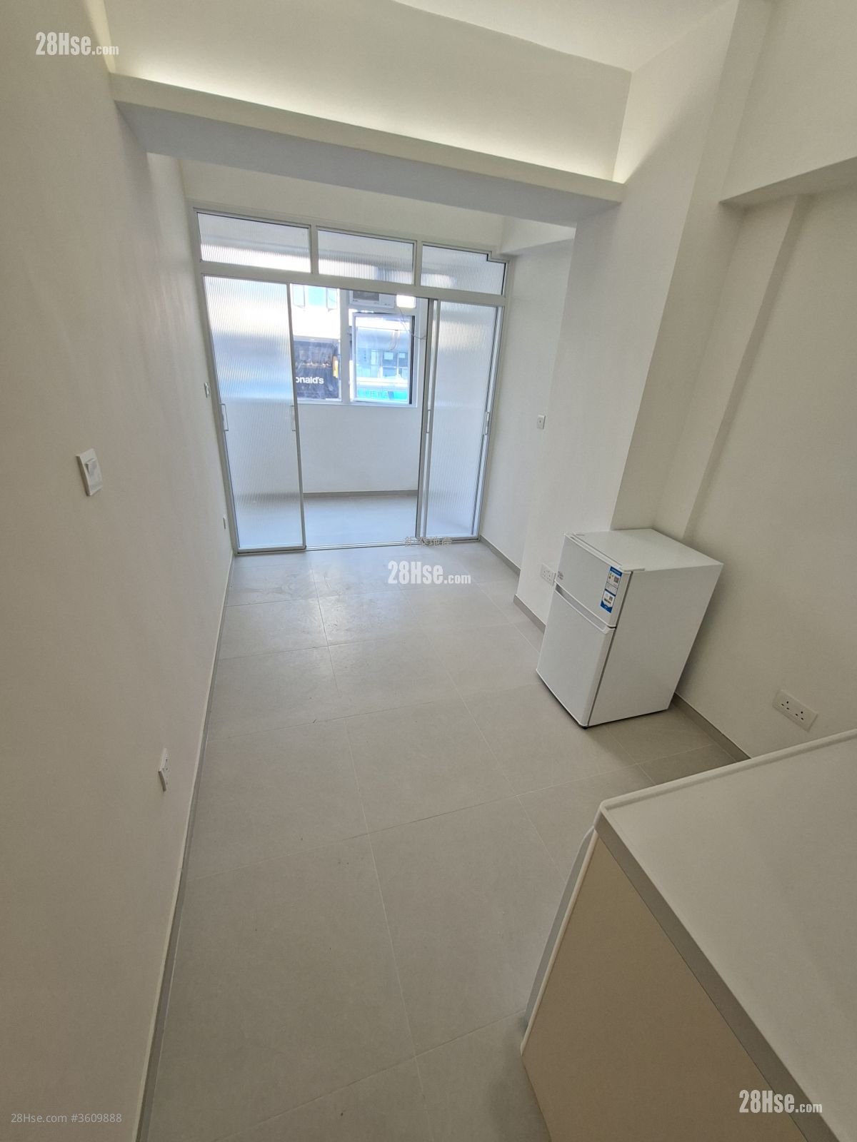 利安大楼 租盘 1 房 , 1 浴室 160 平方尺