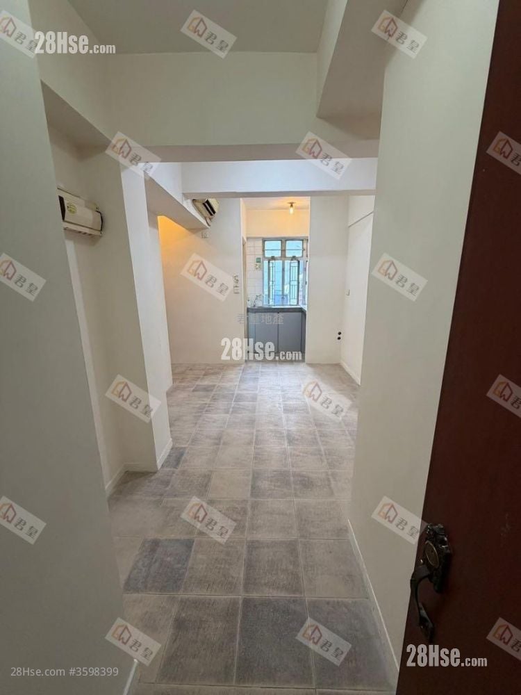 Wah Hung House Sell 2 Bedrooms , 1 Bathroom 330 ft²