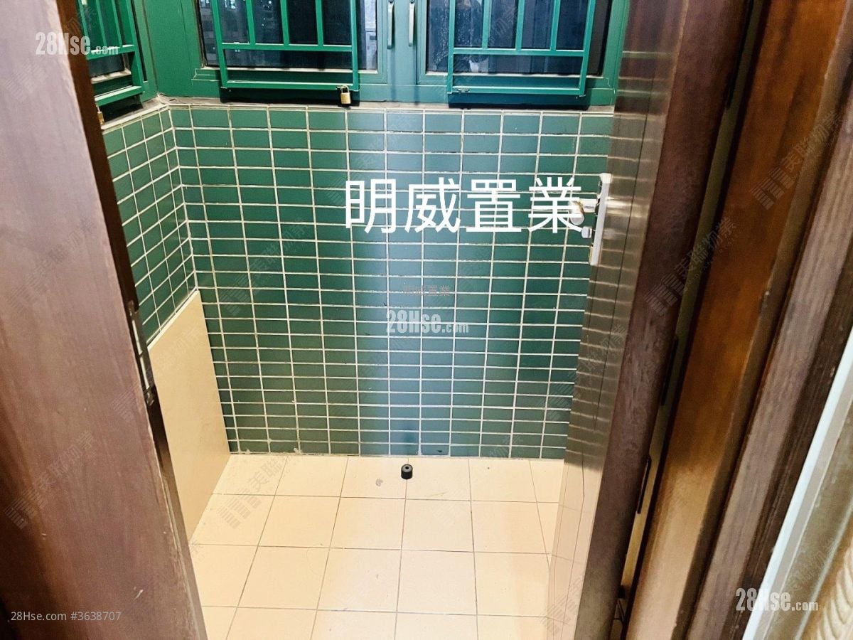 Triumph Terrace Sell 2 Bedrooms , 1 Bathroom 482 ft²