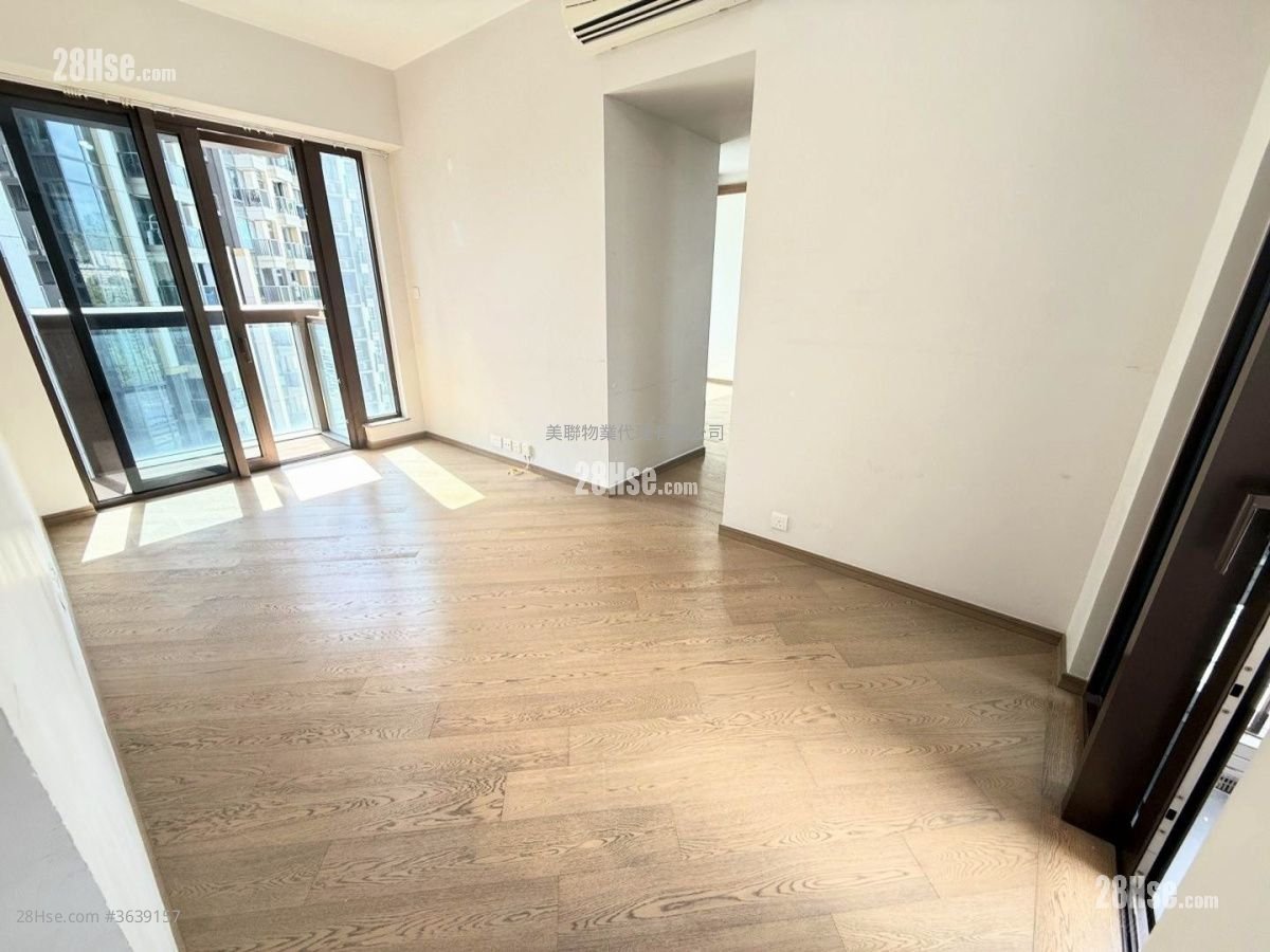 High One Grand Sell 3 Bedrooms , 1 Bathroom 515 ft²