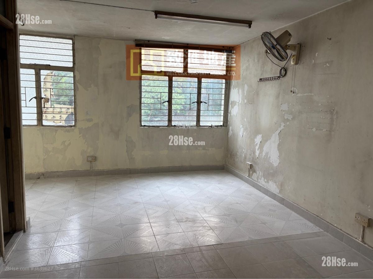 葵兴村 售盘 2 房 377 平方尺