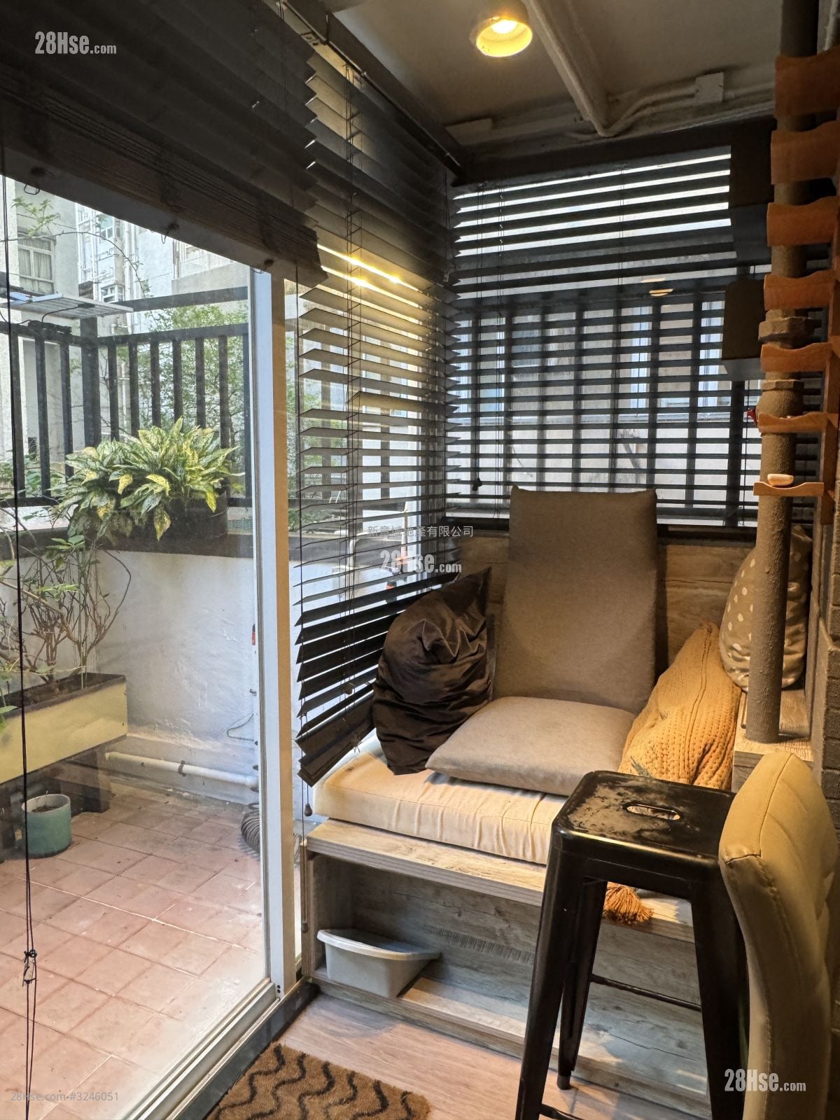 The Jolly House Sell Studio , 1 Bathroom 159 ft²