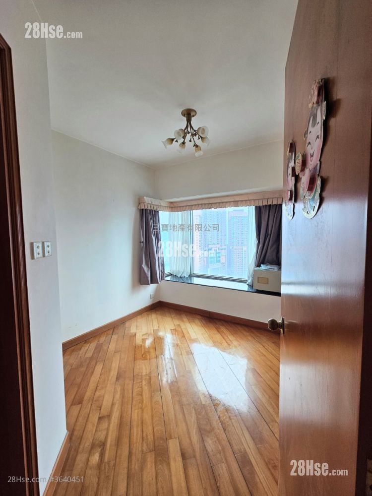 擎天半岛 售盘 3 房 , 2 浴室 781 平方尺