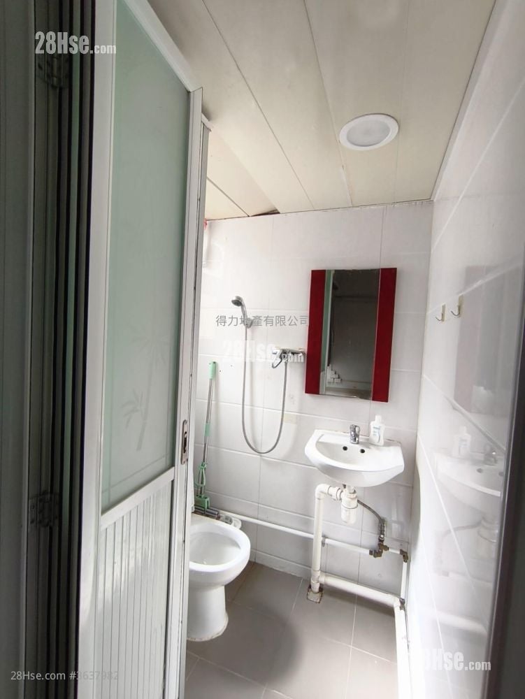 Tak Lee Industrial Centre Sell