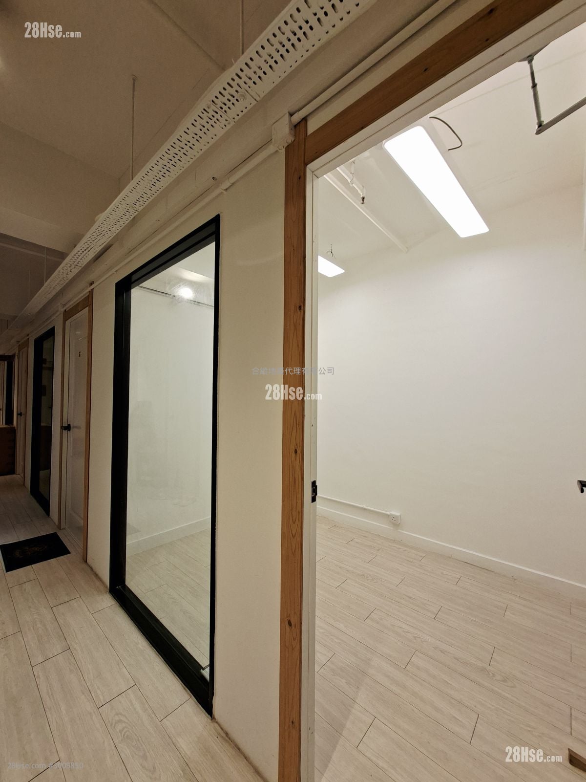 时运工业大厦 租盘 5+ 房 , 2 厕所