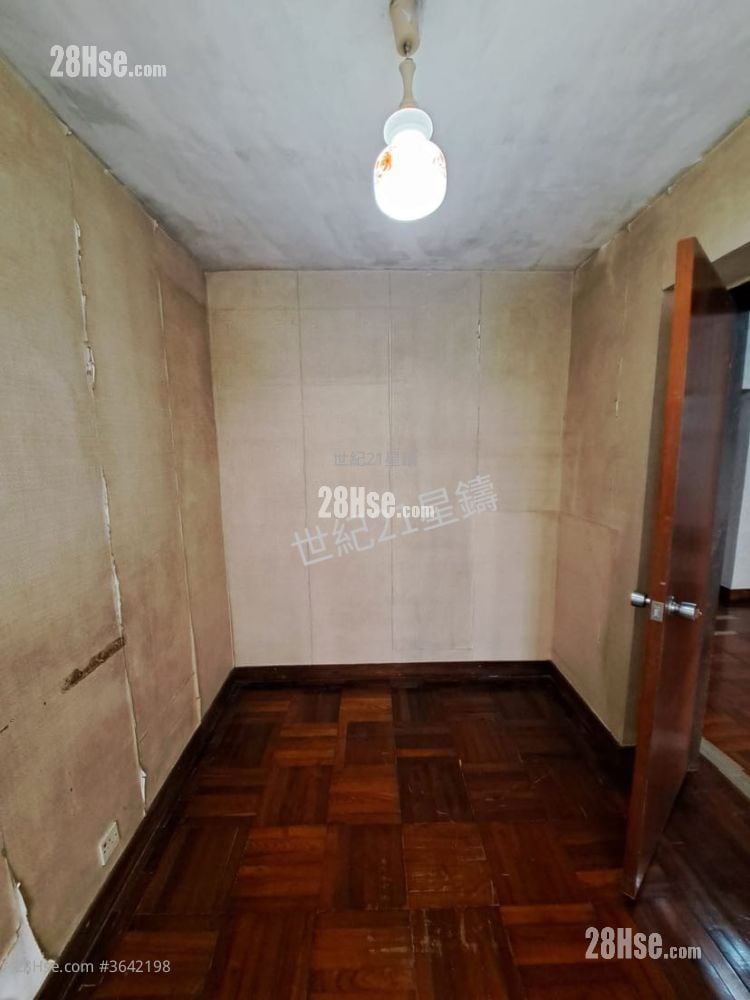 Pokfulam Gardens Sell 2 Bedrooms , 1 Bathroom 466 ft²