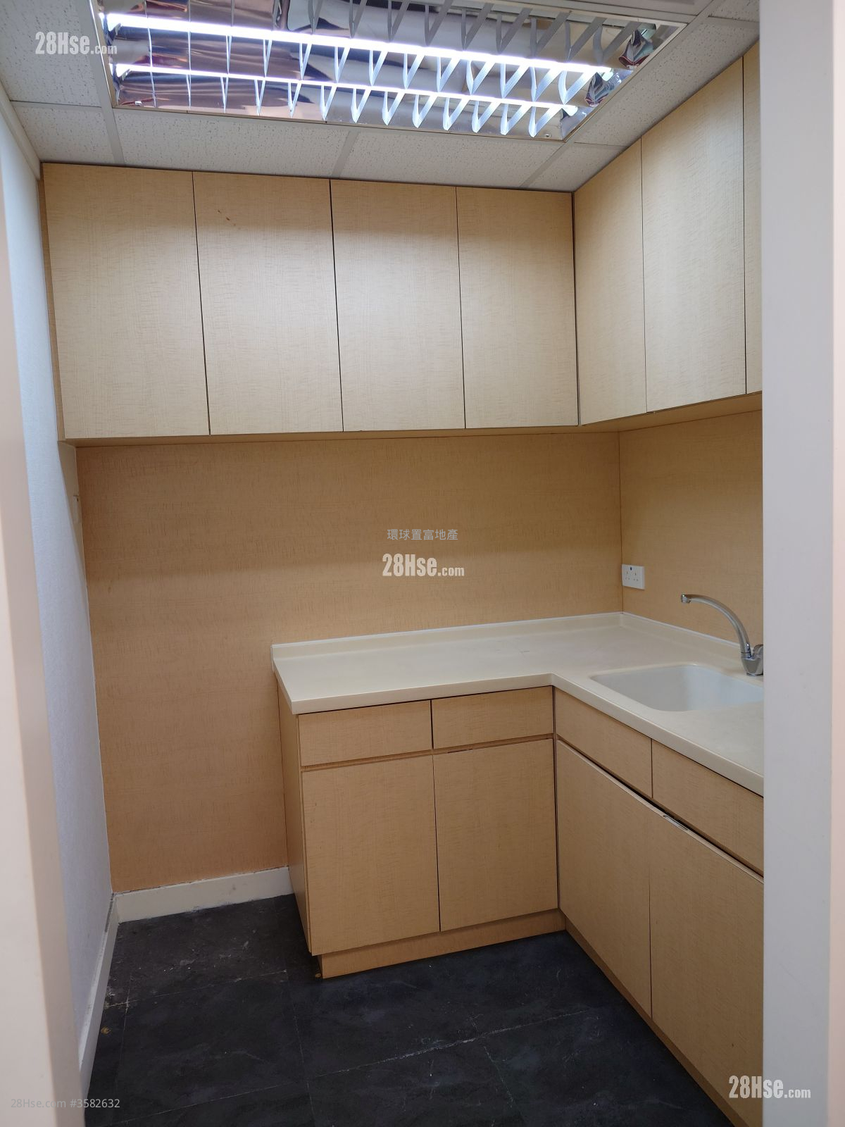 Yen Sheng Centre Rental 1,686 ft²