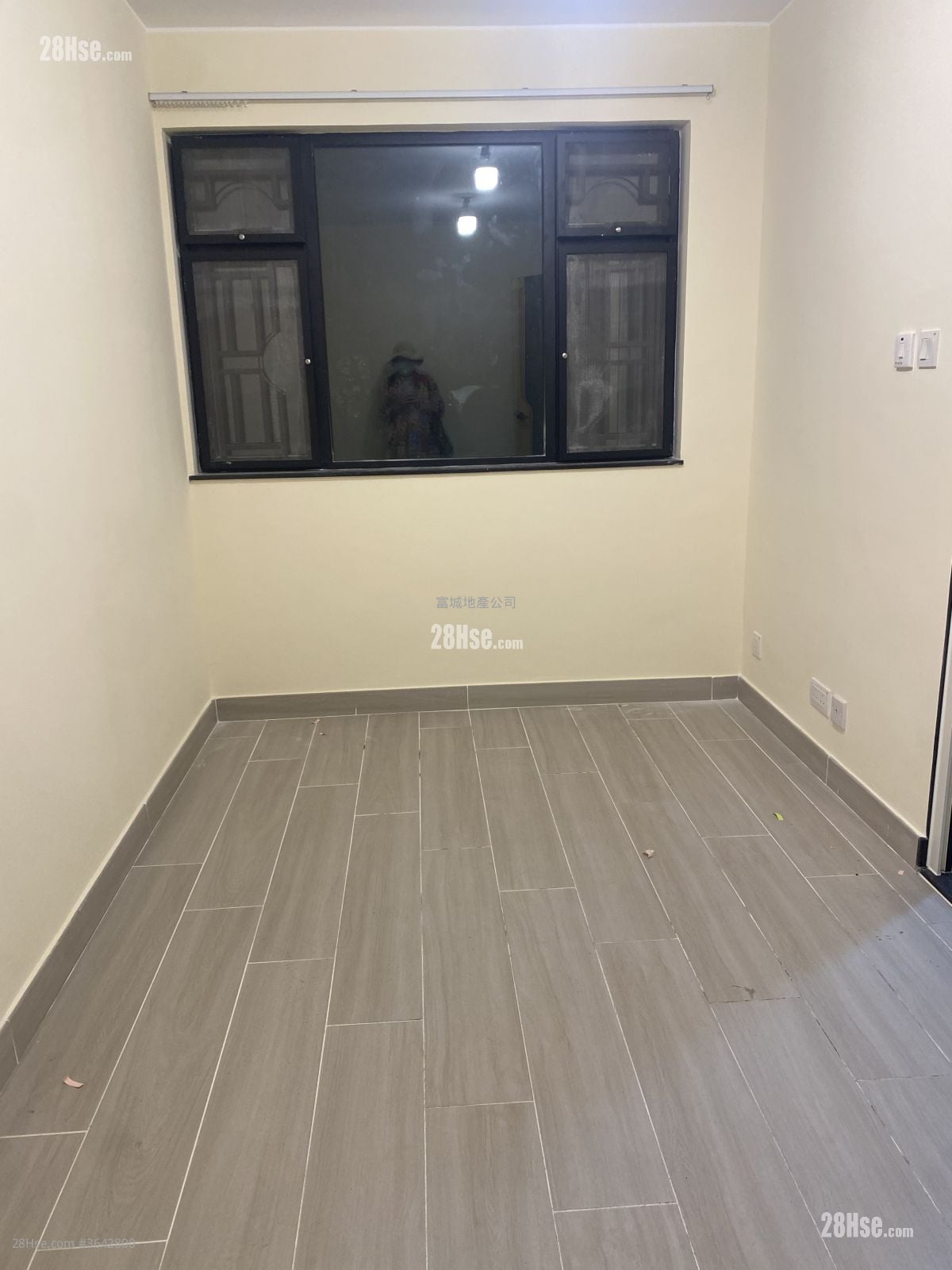 村屋 租盘 3 房 , 2 浴室 630 平方尺