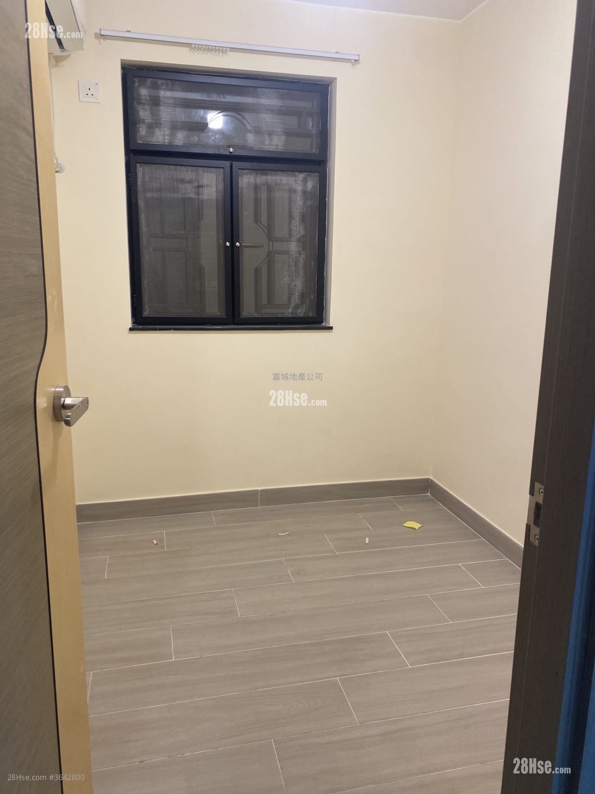 村屋 租盘 3 房 , 2 浴室 630 平方尺