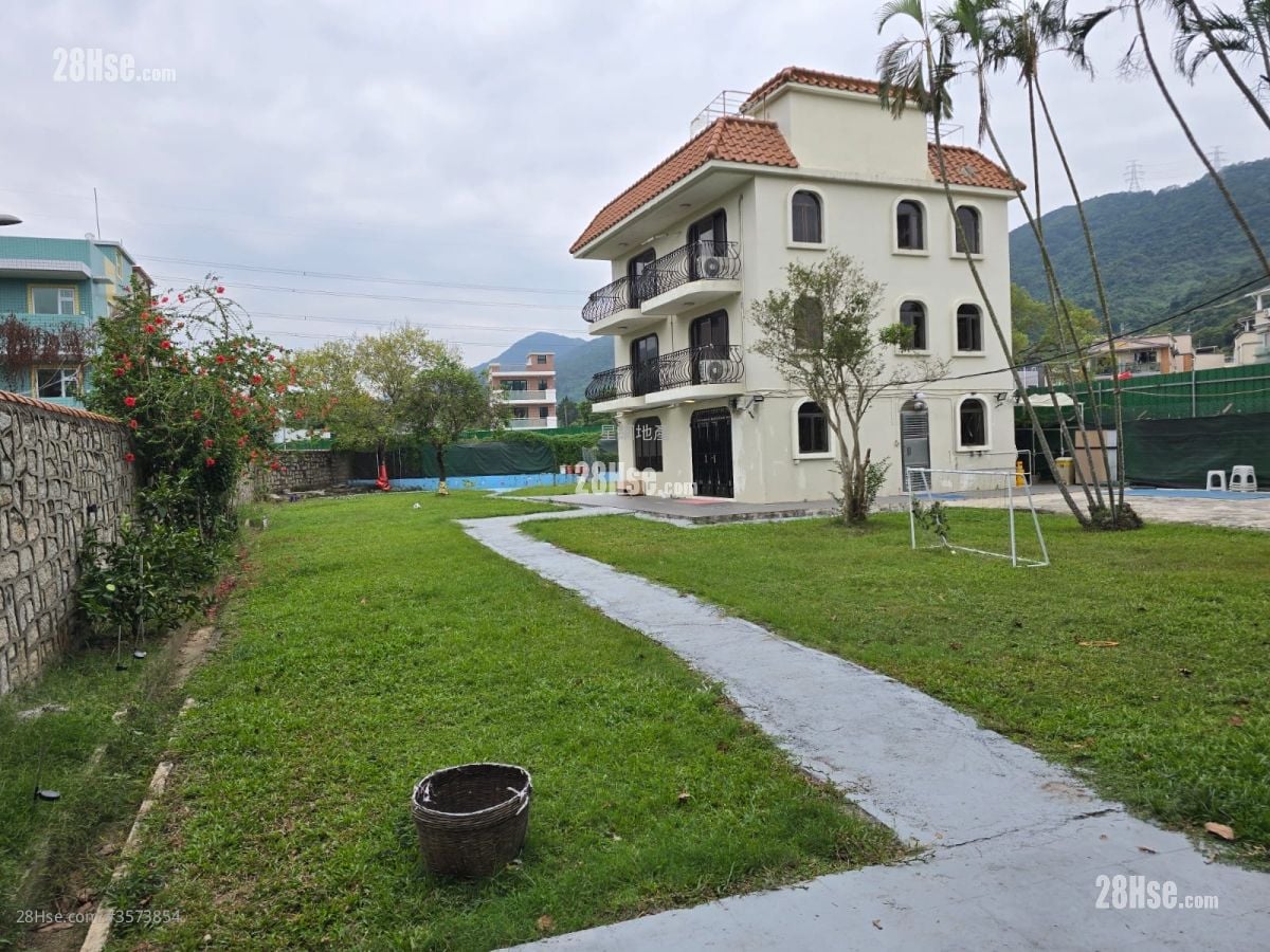 Village Rental 4 Bedrooms , 2 Bathrooms 2,100 ft²